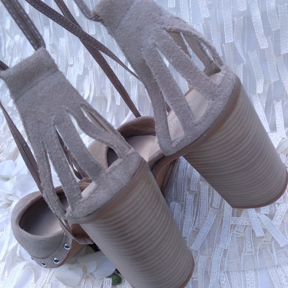 Seychelles 'Drift' Lace-up Pumps - Picture 7 of 8